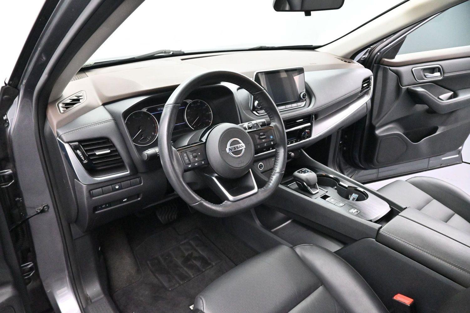 Used 2021 Gun Metallic Nissan SV image 16