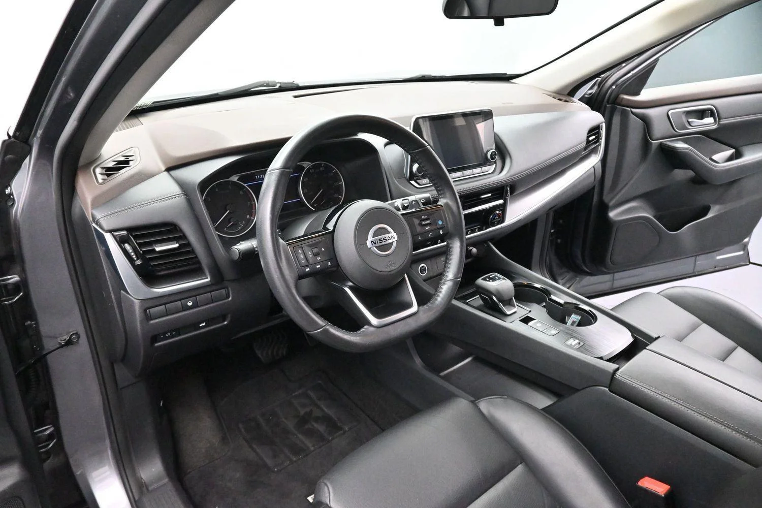 Used 2021 Gun Metallic Nissan SV image 16