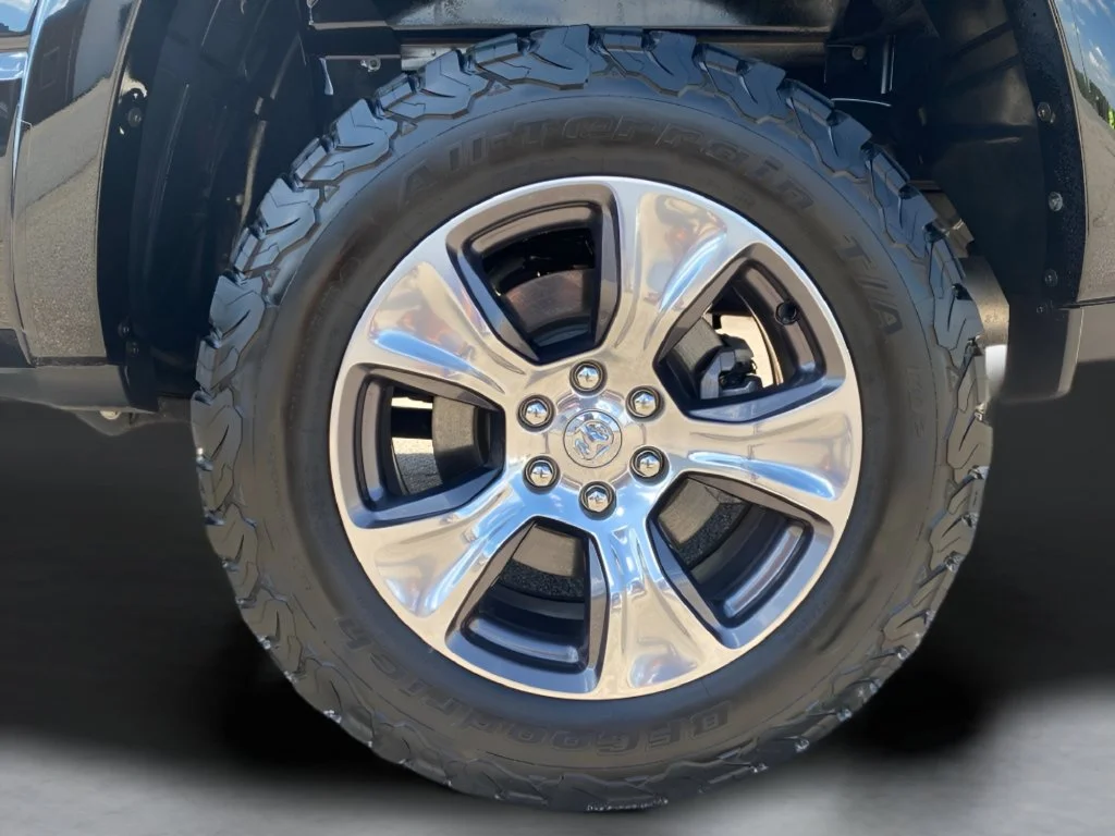 Used 2022  Ram Laramie image 38