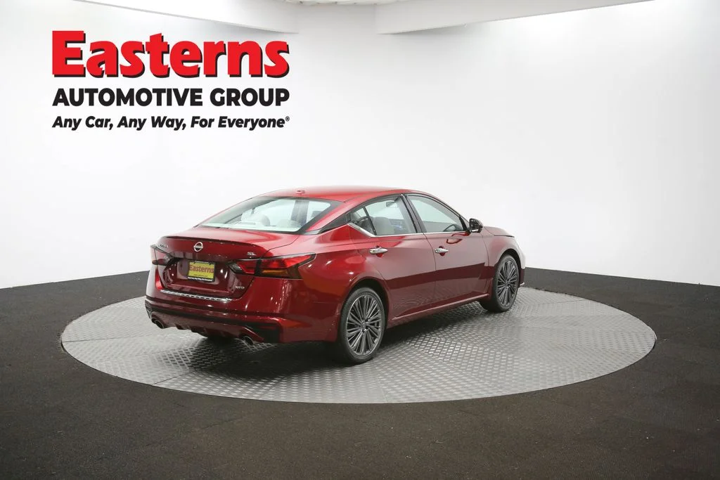 Used 2023 Red Nissan 2.5 SL image 40