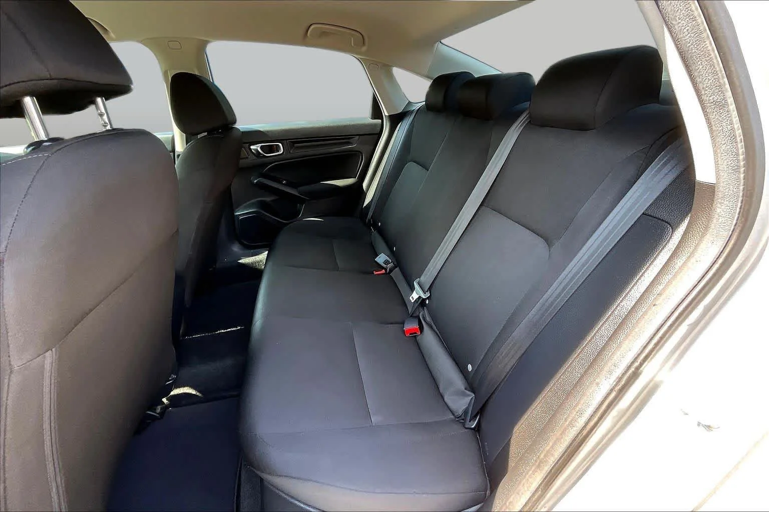 Used 2025 Solar Silver Metallic Honda LX image 19