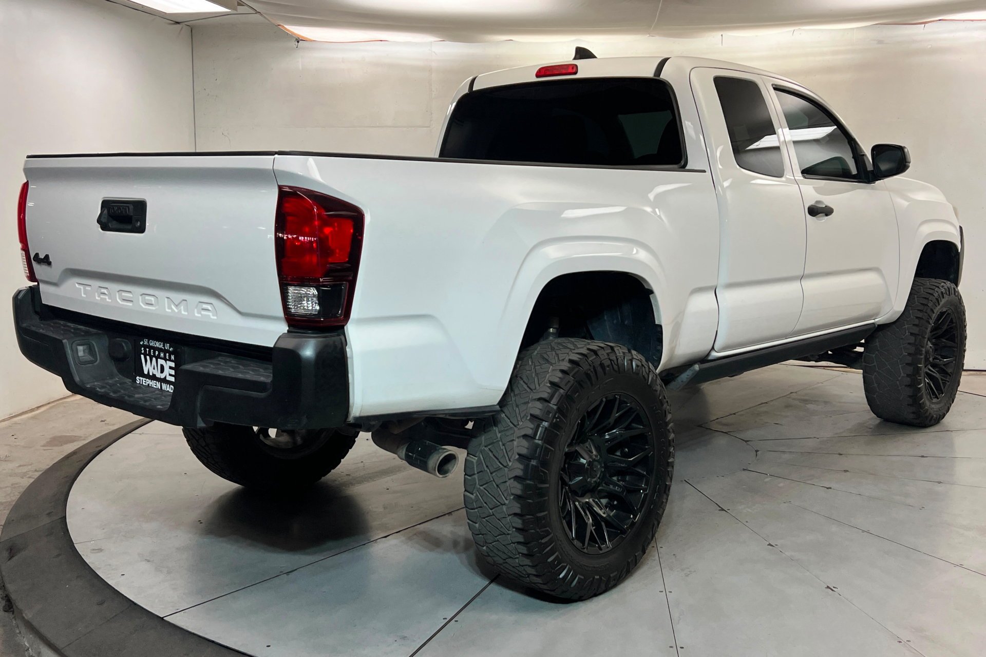 Used 2022 White Toyota SR image 6