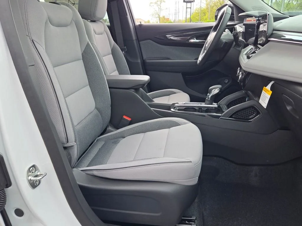 New 2026 Summit White Chevrolet LT image 6