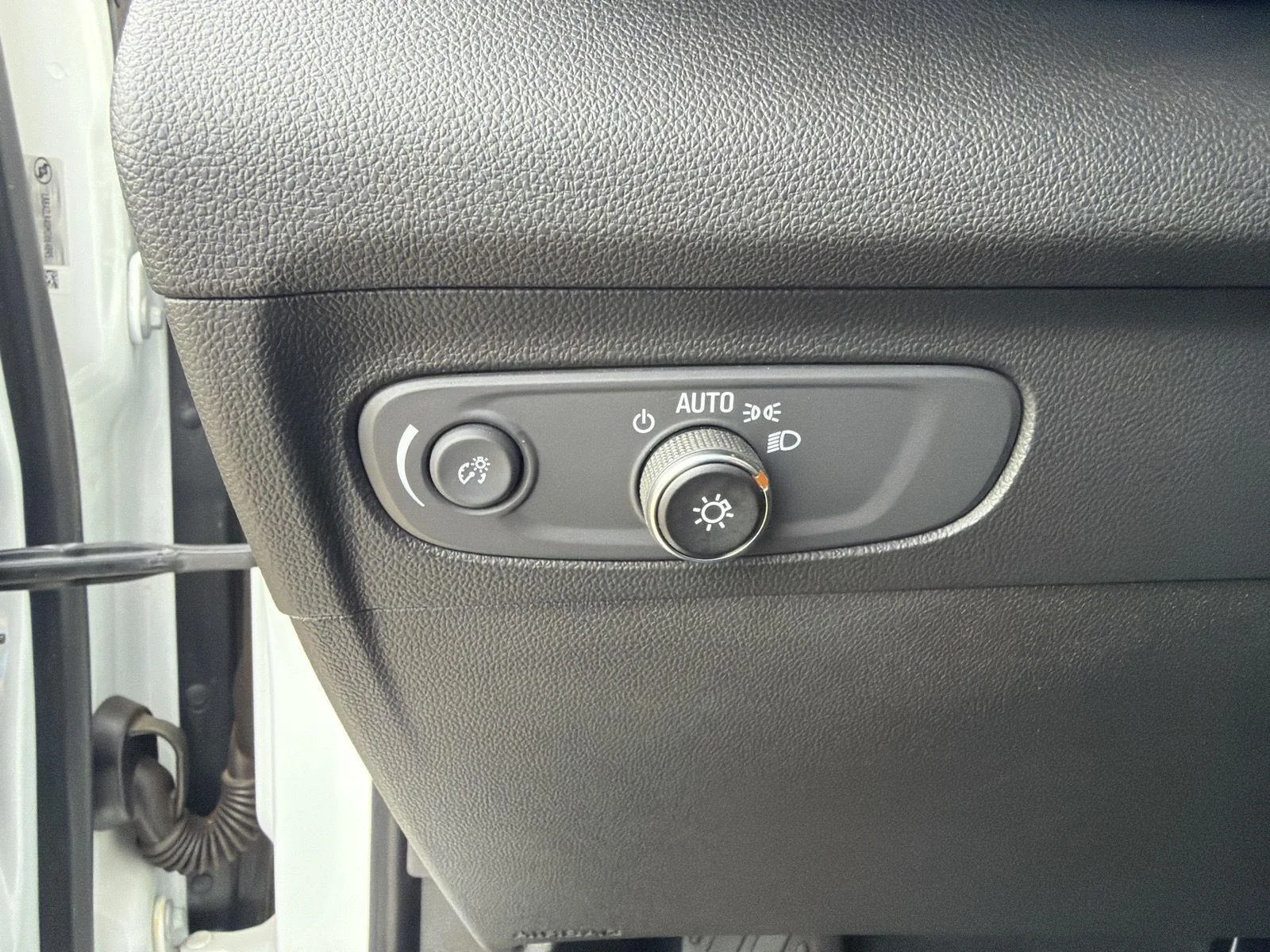 Used 2021 Summit White Buick Preferred image 16