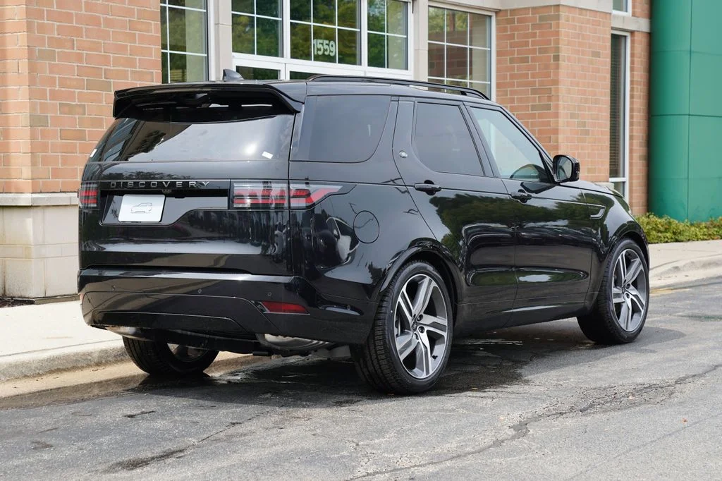 New 2026 Santorini Black Land Rover Dynamic SE image 6