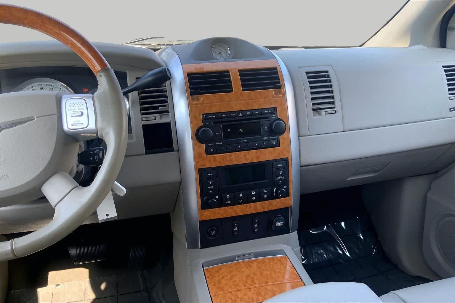 Pre-Owned 2007 Chrysler Aspen Limited