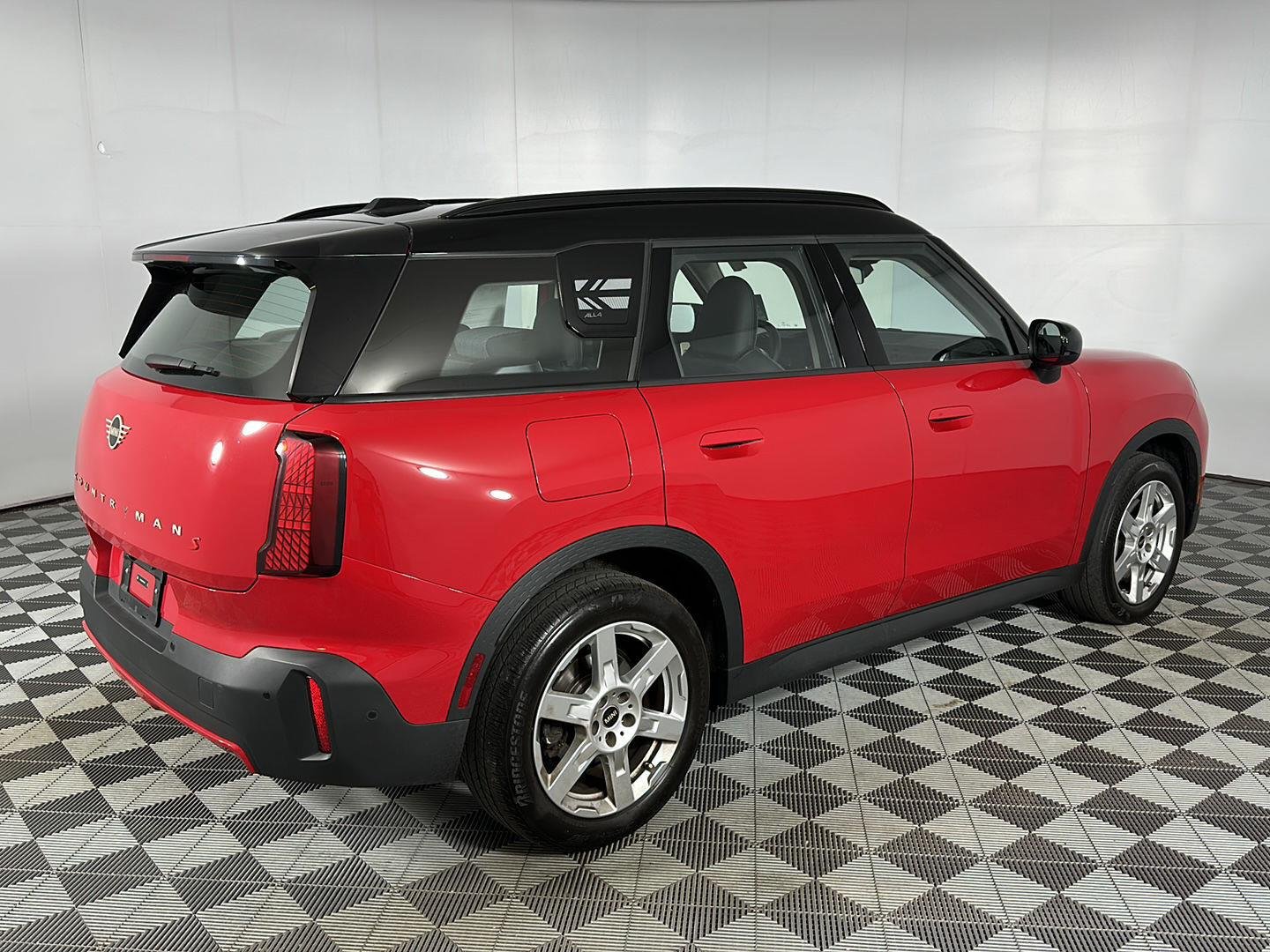 Certified Used 2025 Chili Red II MINI S image 30