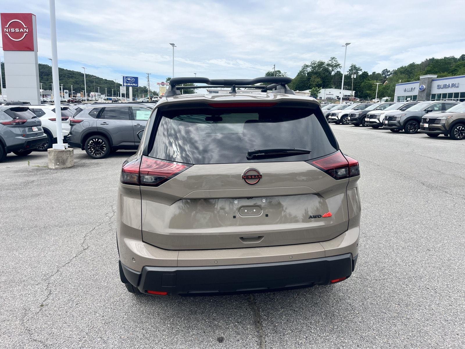 Used 2026  Nissan Rock Creek image 6