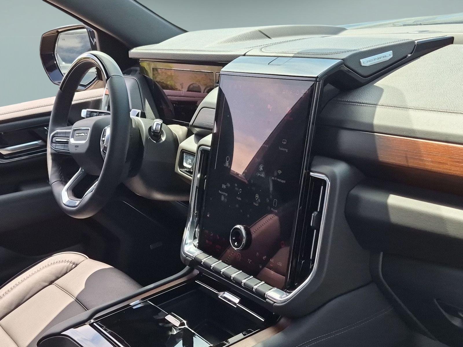 2026 GMC Yukon Denali - Photo 28