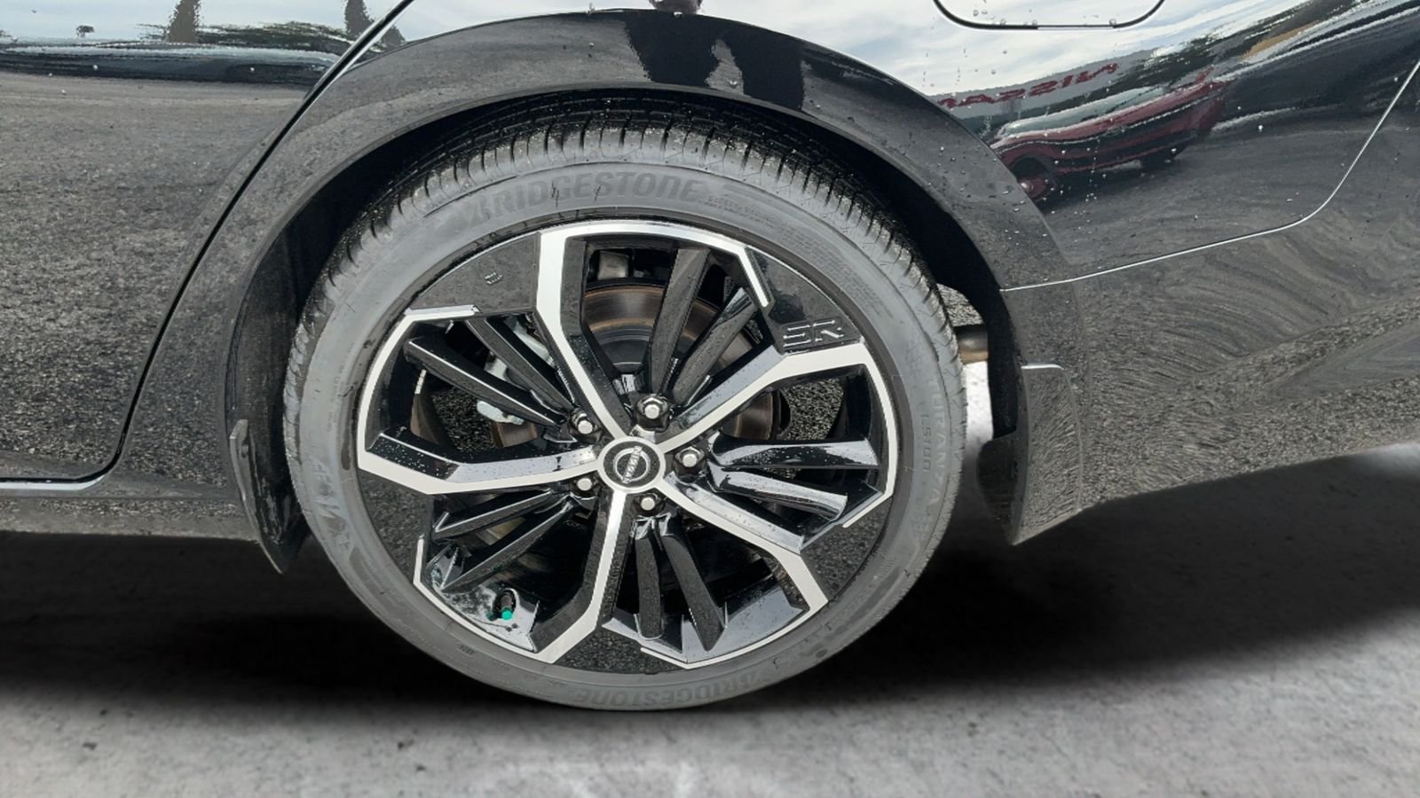 Used 2025 Super Black Nissan 2.5 SR image 43