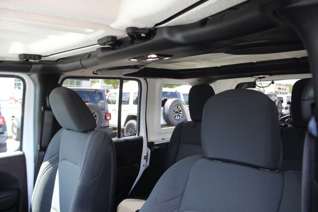 Used 2019 White Jeep Unlimited Sport S image 18