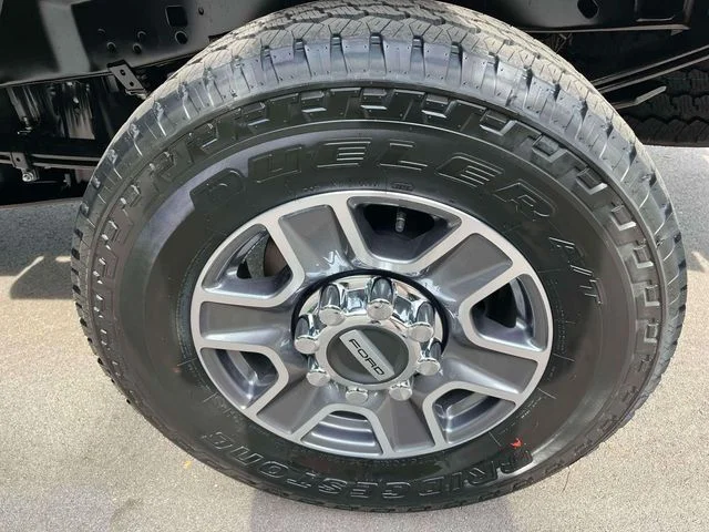 New 2027 Iconic Silver Metallic Ford F-250® Lariat® image 12