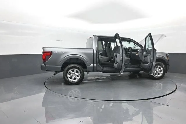 New 2026 Carbonized Gray Metallic Ford XLT image 32