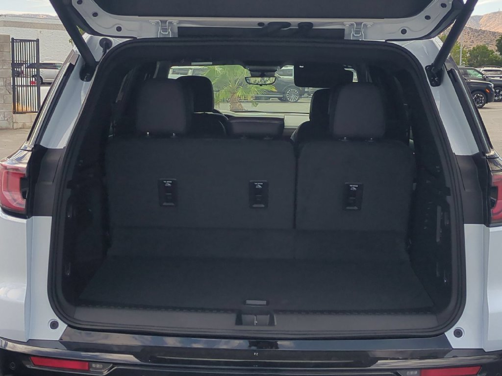 New 2026 Glacier White Tricoat GMC Denali Ultimate image 28