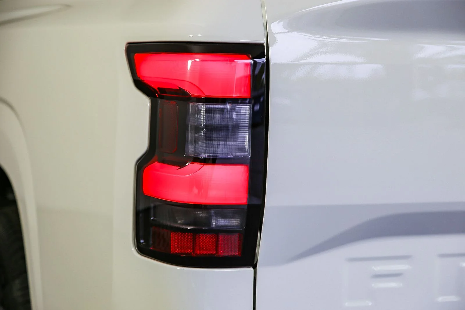 2025 Nissan Frontier SV - Photo 6