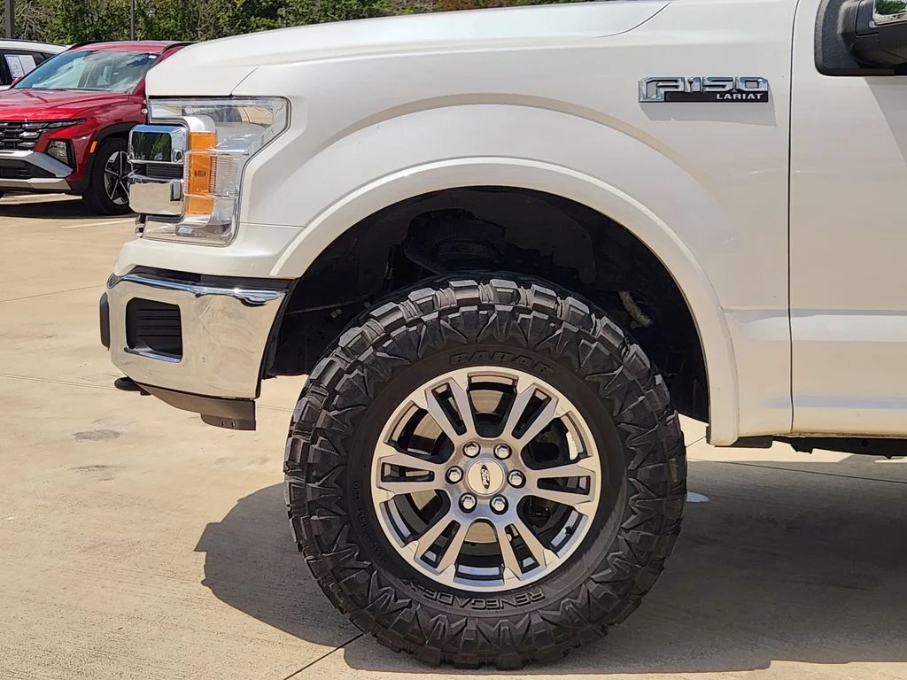 Used 2018 White Platinum Metallic Tri-Coat Ford LARIAT image 10