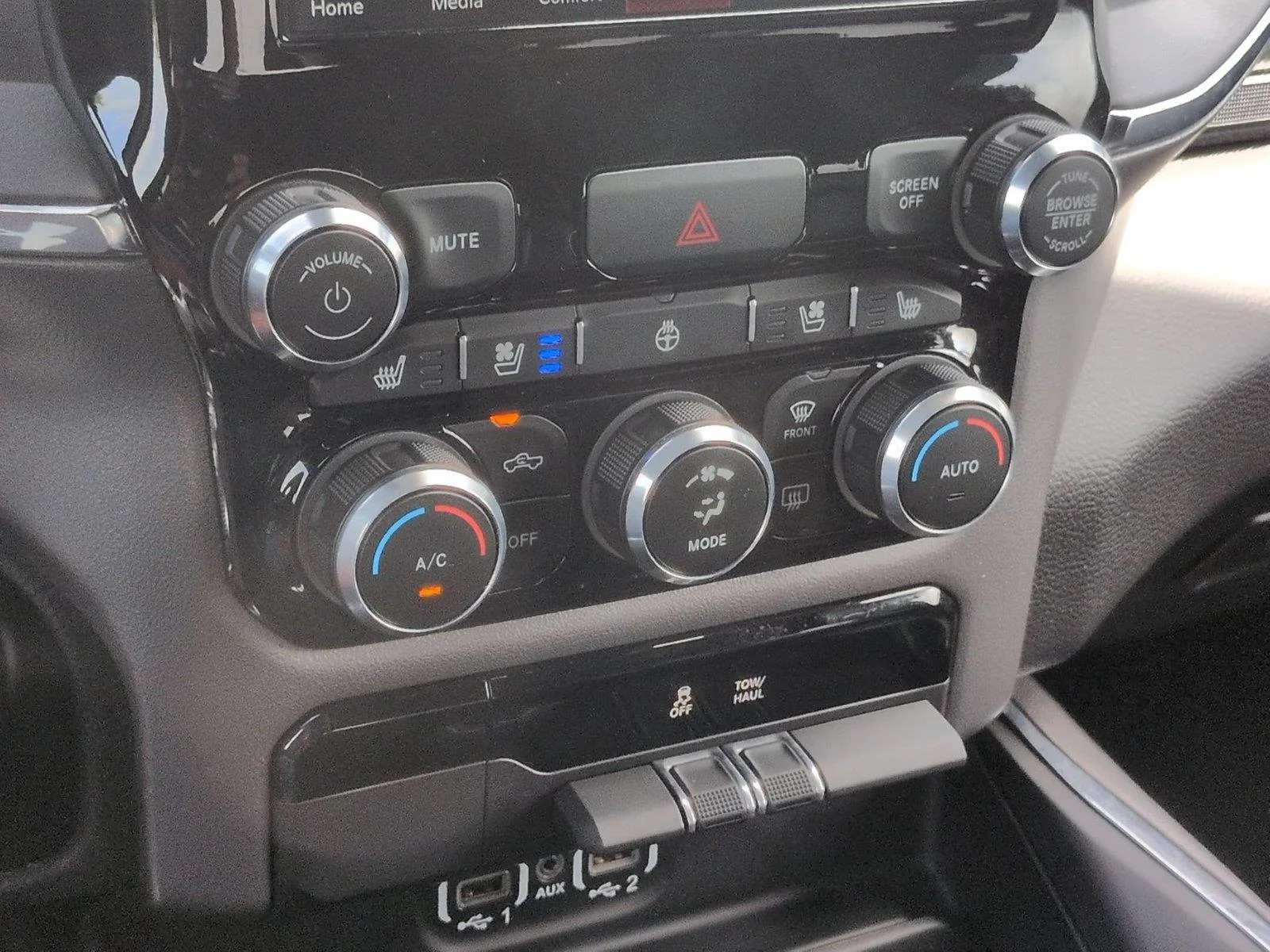 Used 2024 Bright White Clearcoat Ram Laramie image 28