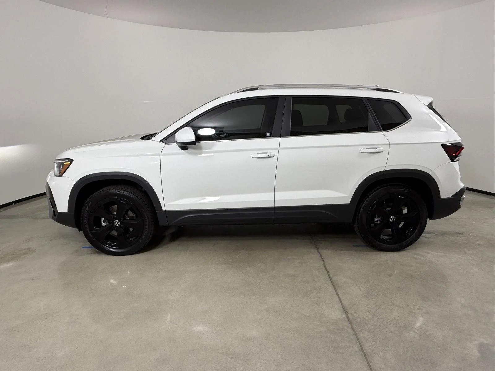 New 2027 Pure White Volkswagen SEL image 8