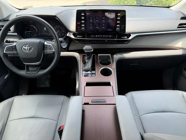 Certified Used 2022 Silver Toyota XLE image 20