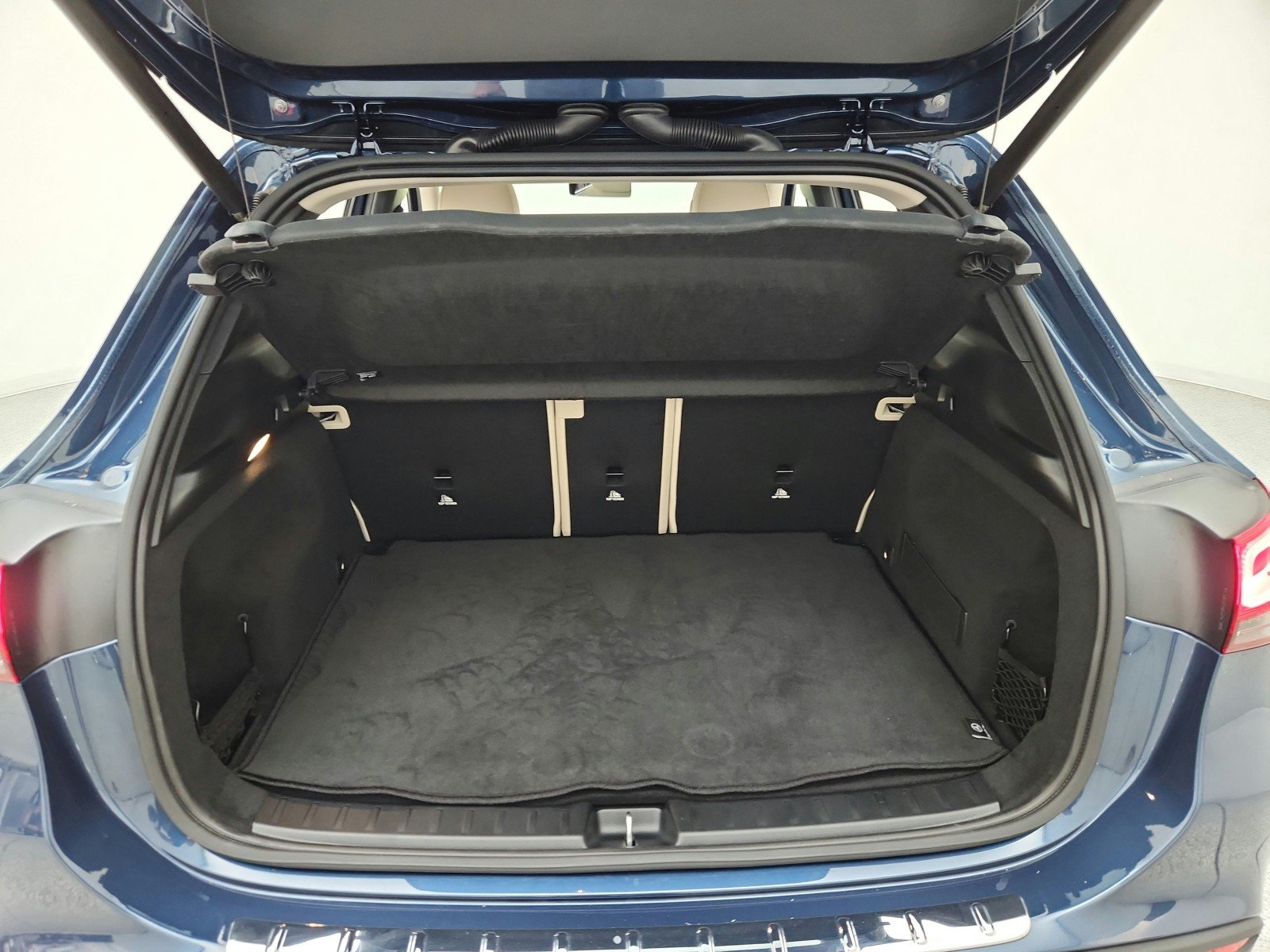 Used 2023 Denim Blue Metallic Mercedes-Benz GLA 250 image 27