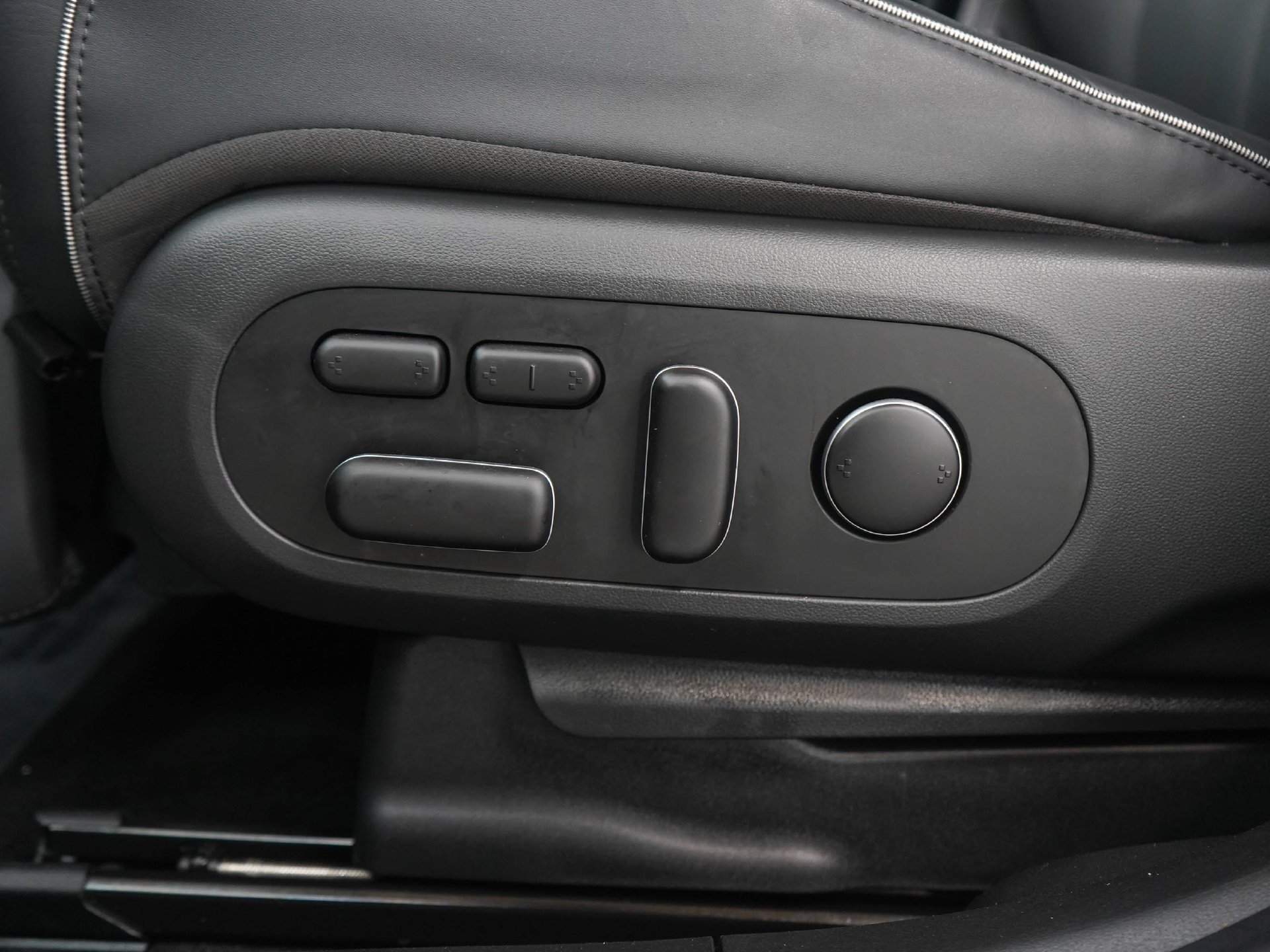 2024 Hyundai IONIQ 5 Limited - Photo 27