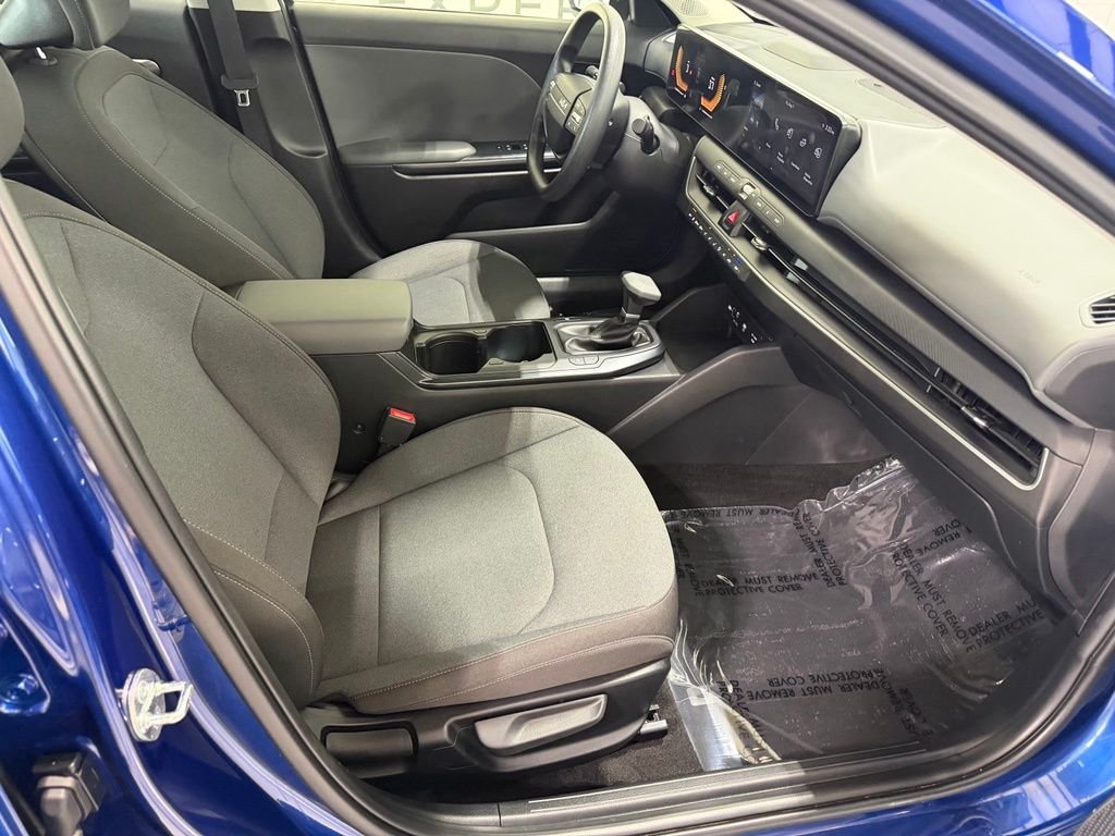 Used 2025 Blue Kia LXS image 31