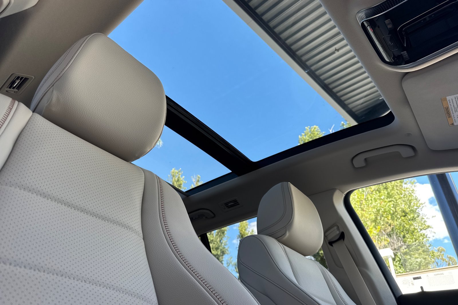 New 2027 Polar White Mercedes-Benz GLS 450 image 32