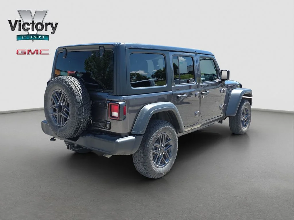 Used 2025 Gray Jeep Sport S image 17
