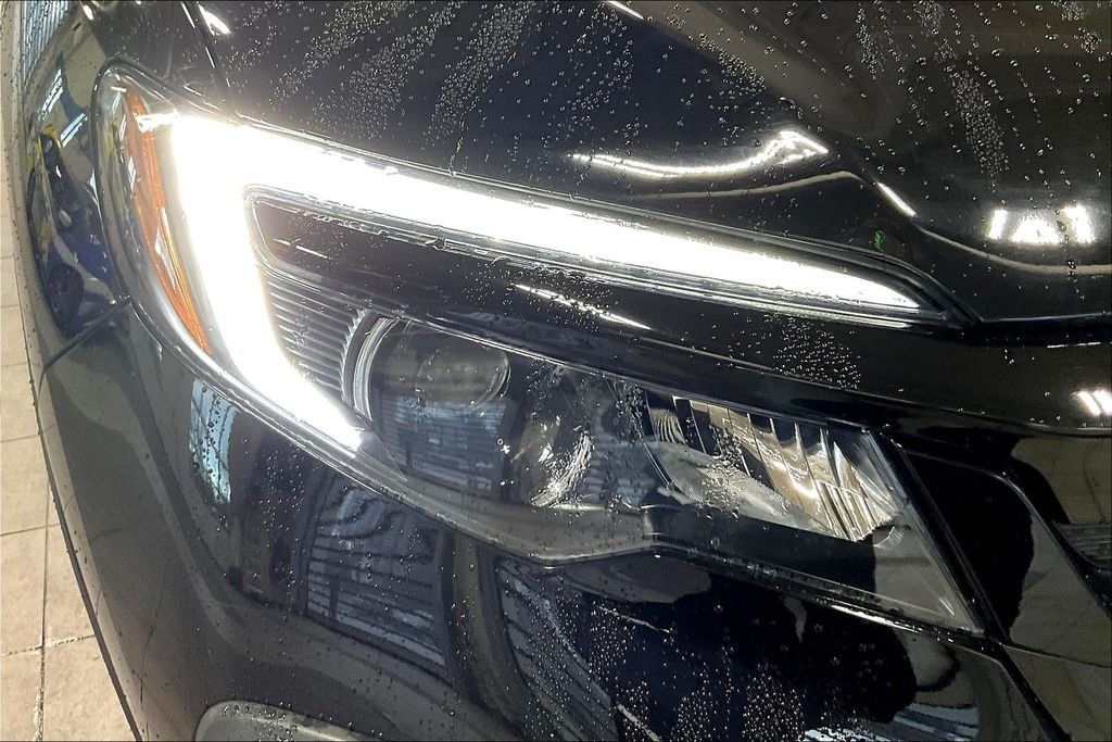Certified Used 2022 Black Honda Special Edition image 32
