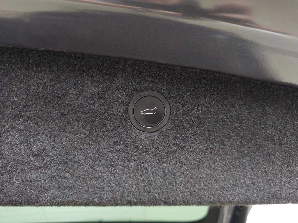 Used 2023  Tesla Standard Range image 6