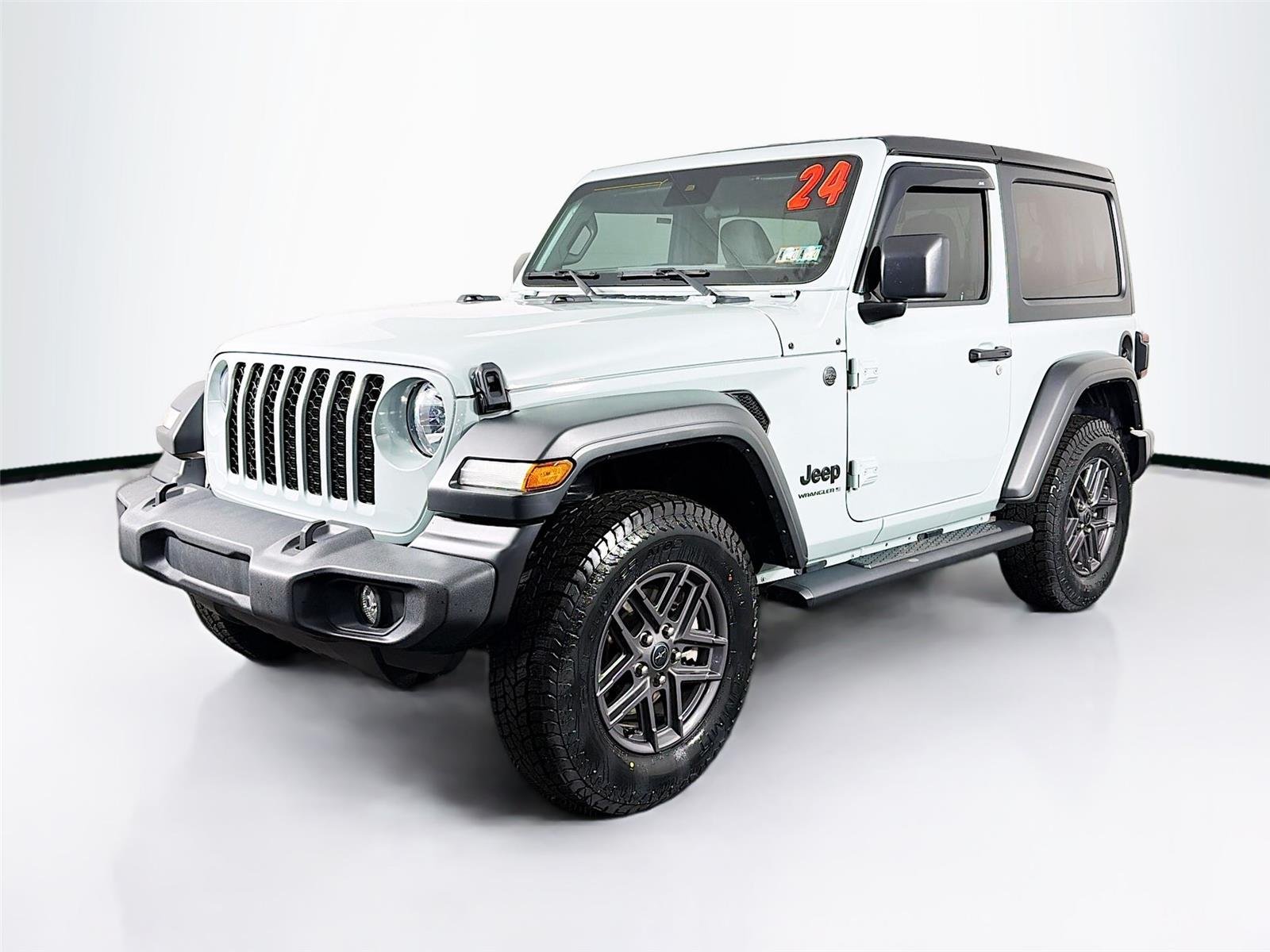 Used 2024 Earl Clearcoat Jeep Sport S image 3