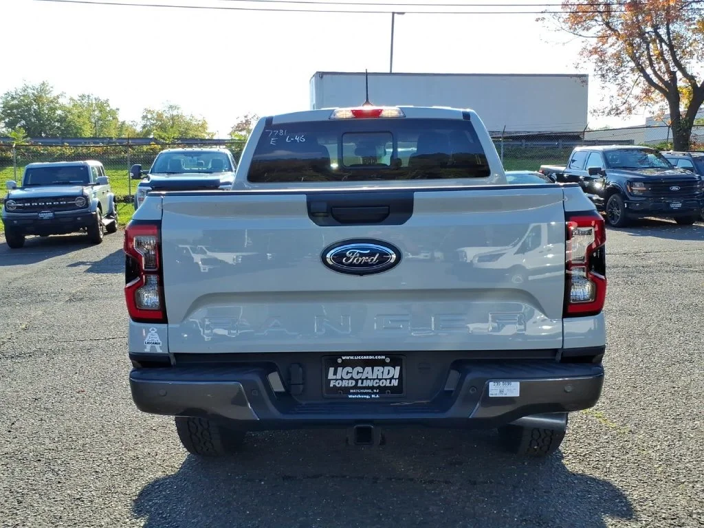 New 2026 Avalanche Ford XLT image 5