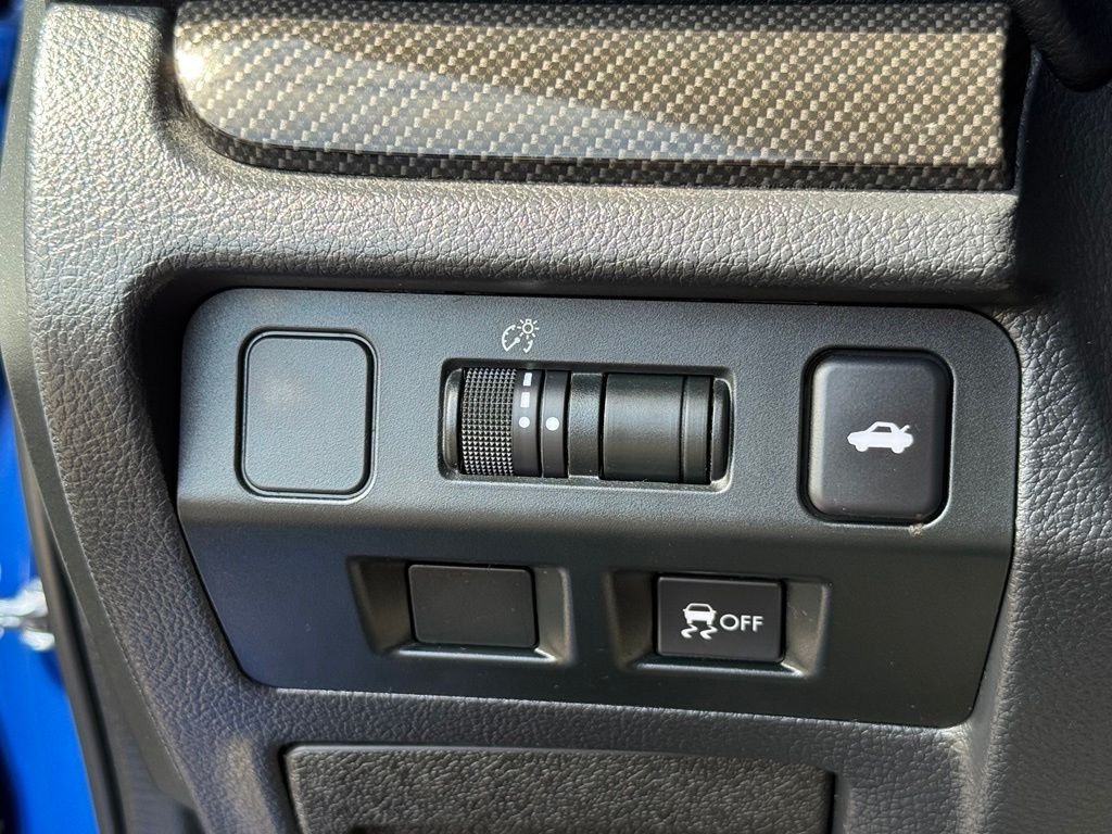 Used 2019 Blue Subaru Base image 15