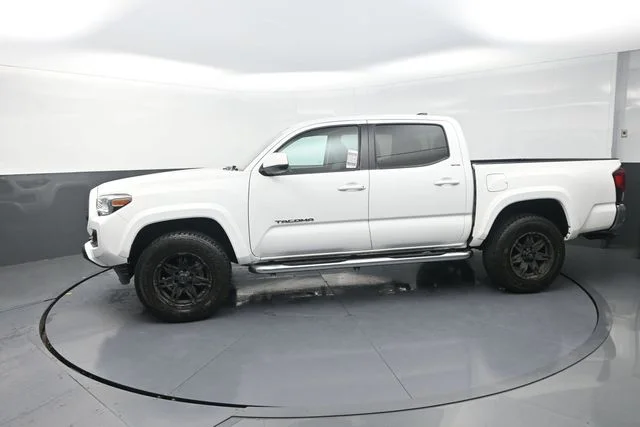 Used 2022 White Toyota SR5 image 42
