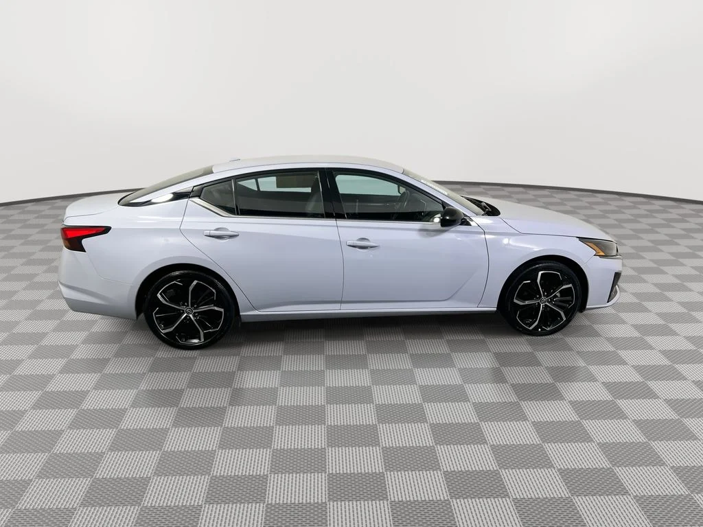 Certified Used 2025 Gray Nissan 2.5 SR image 9