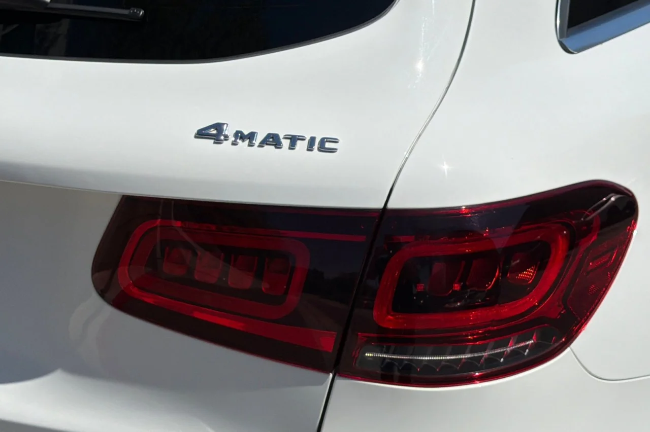Certified Used 2022 Polar White Mercedes-Benz GLC 300 image 26