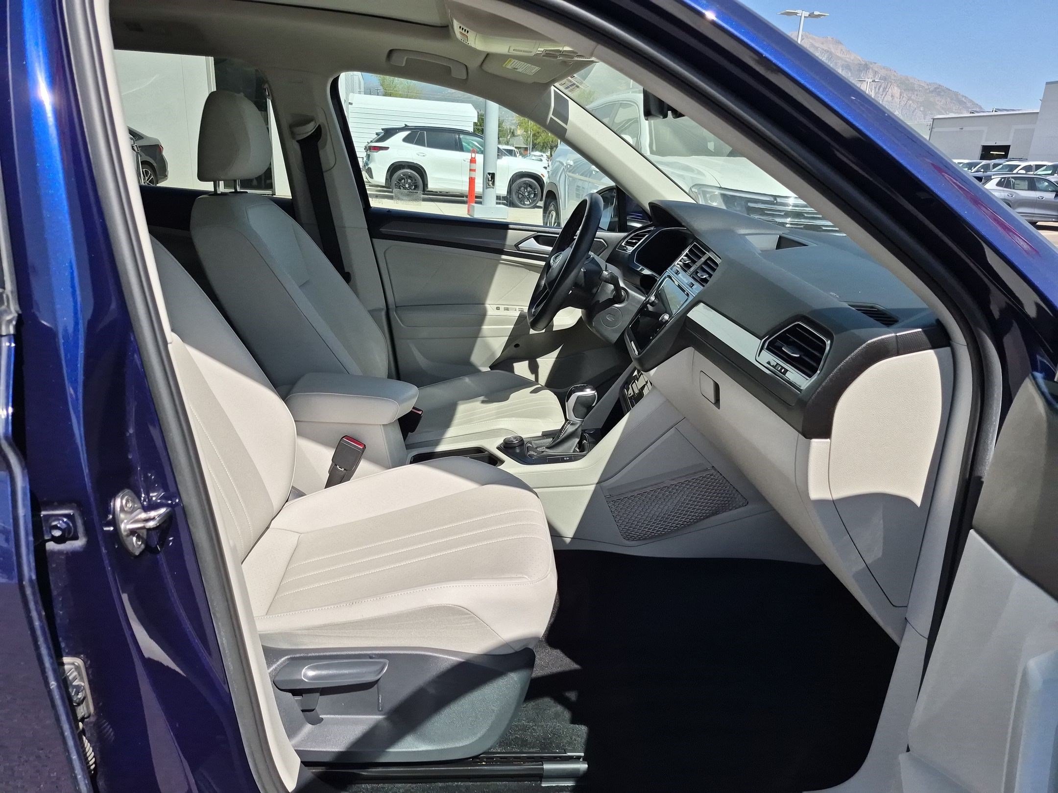 Used 2023 Atlantic Blue Metallic Volkswagen SE image 32