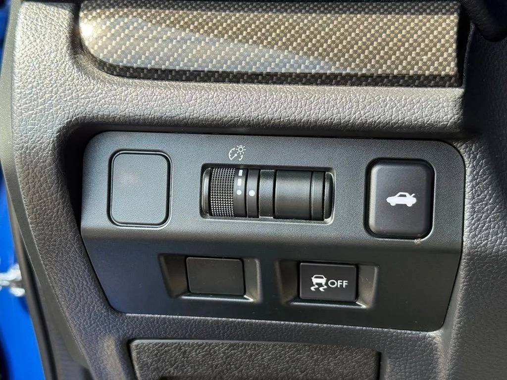 Used 2019 Blue Subaru Base image 15