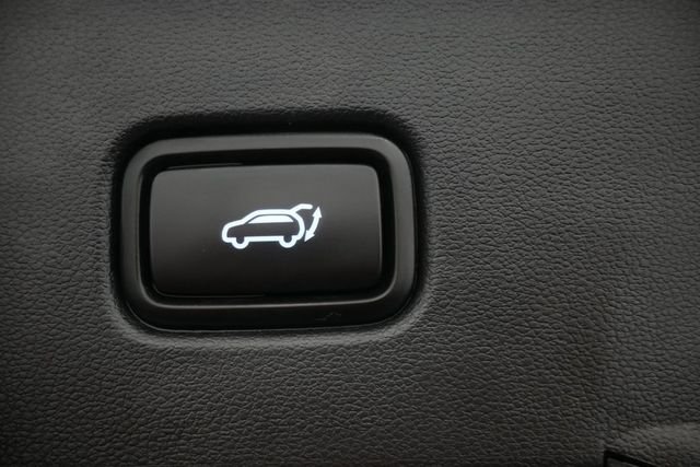 Used 2024 Silver Hyundai SEL image 16