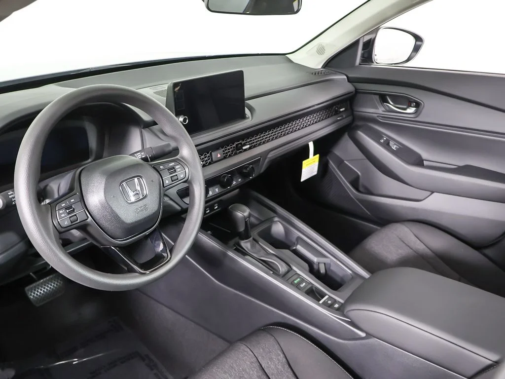New 2026 Urban Gray Pearl Honda SE image 17