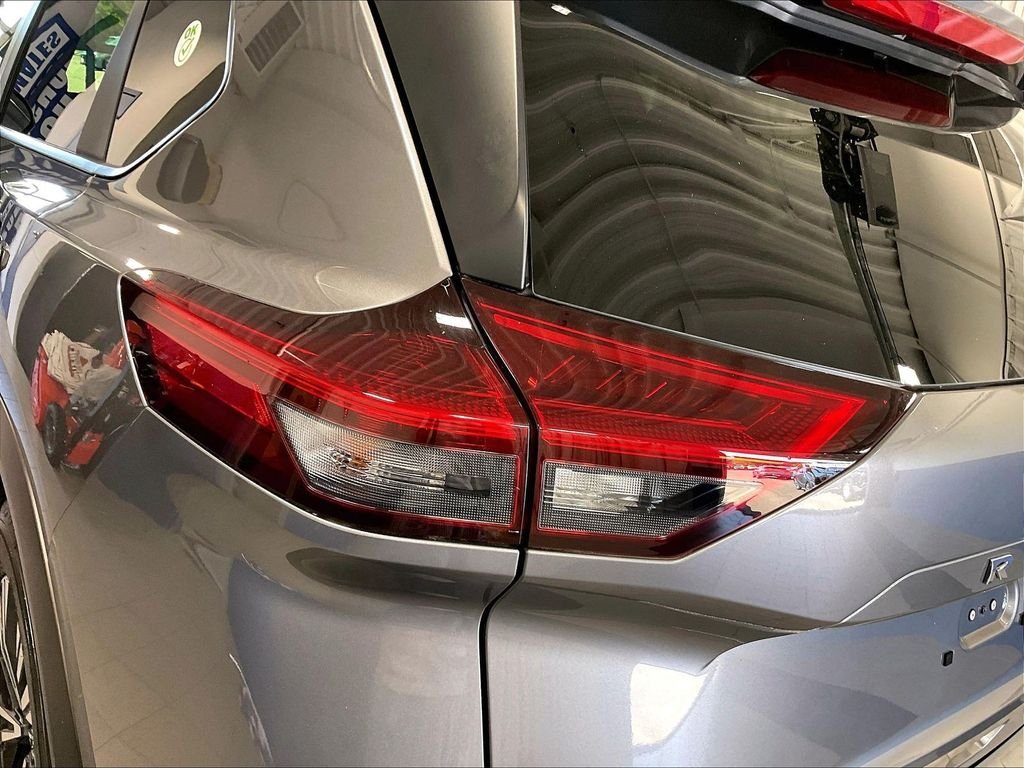 Used 2023 Gray Nissan SV image 33