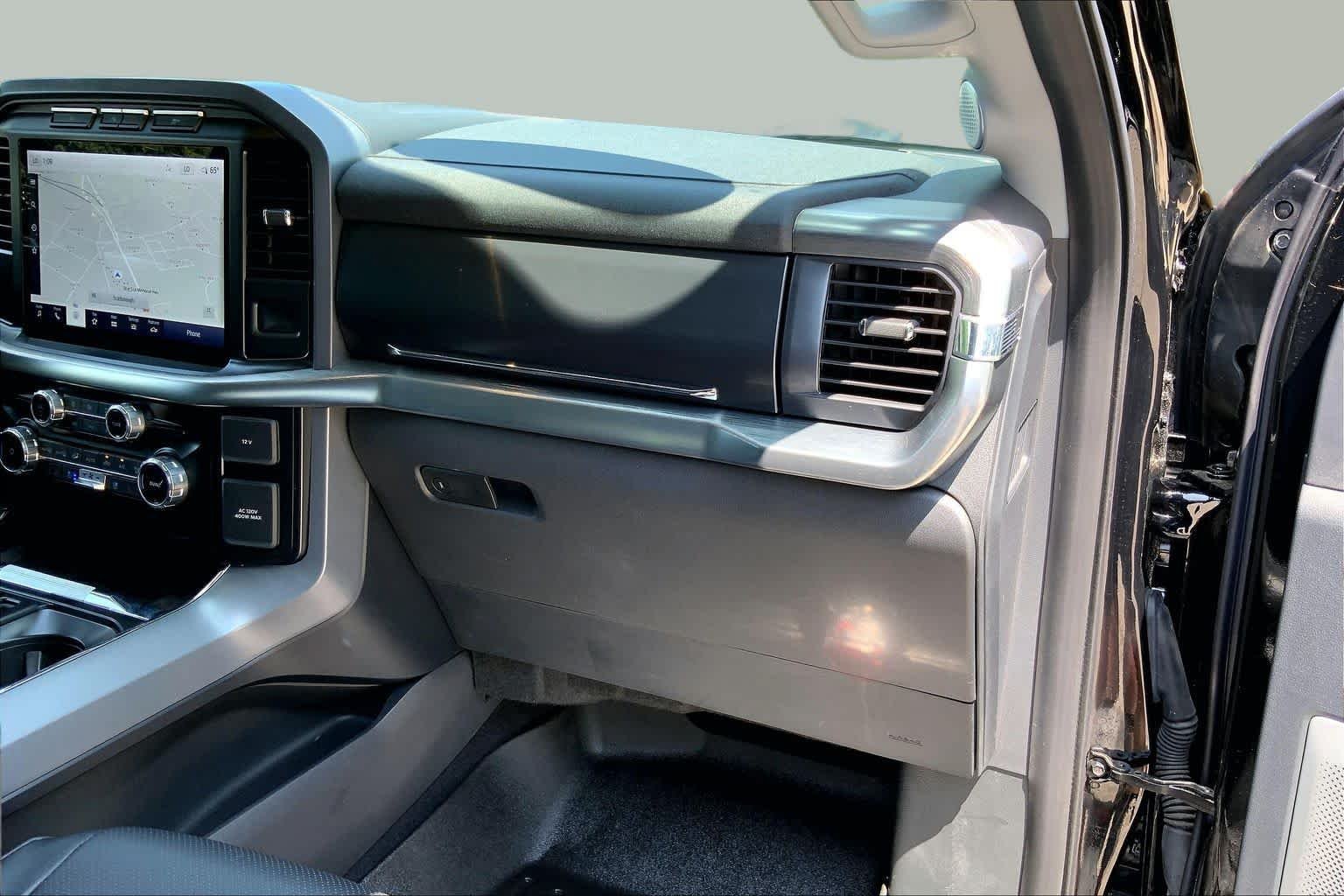 Used 2023 Agate Black Metallic Ford LARIAT image 19