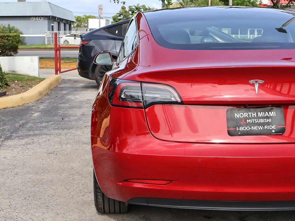 Used 2018 Red Tesla Long Range image 16