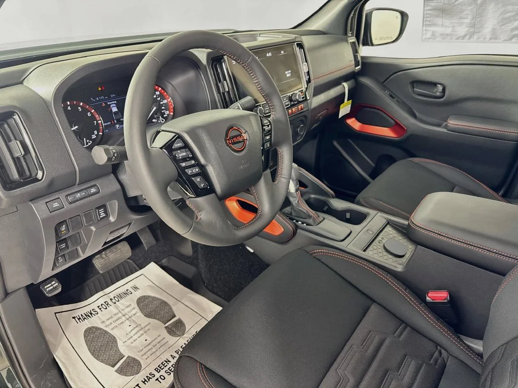 New 2027 Gray Nissan PRO-X image 9