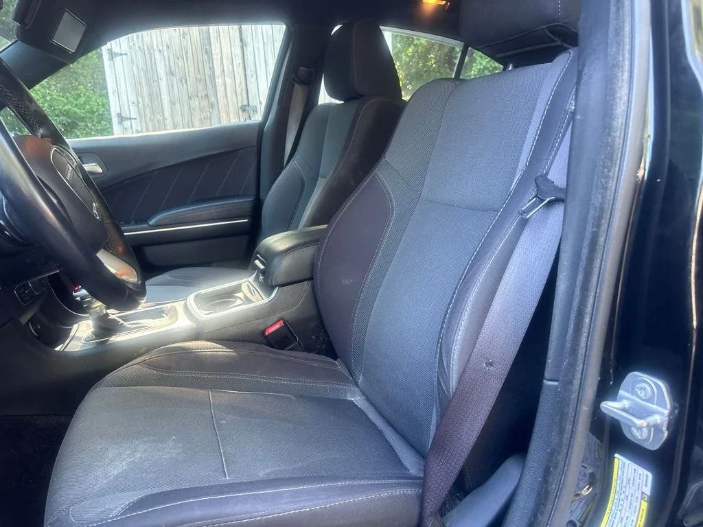 Used 2016 Black Dodge SXT image 29