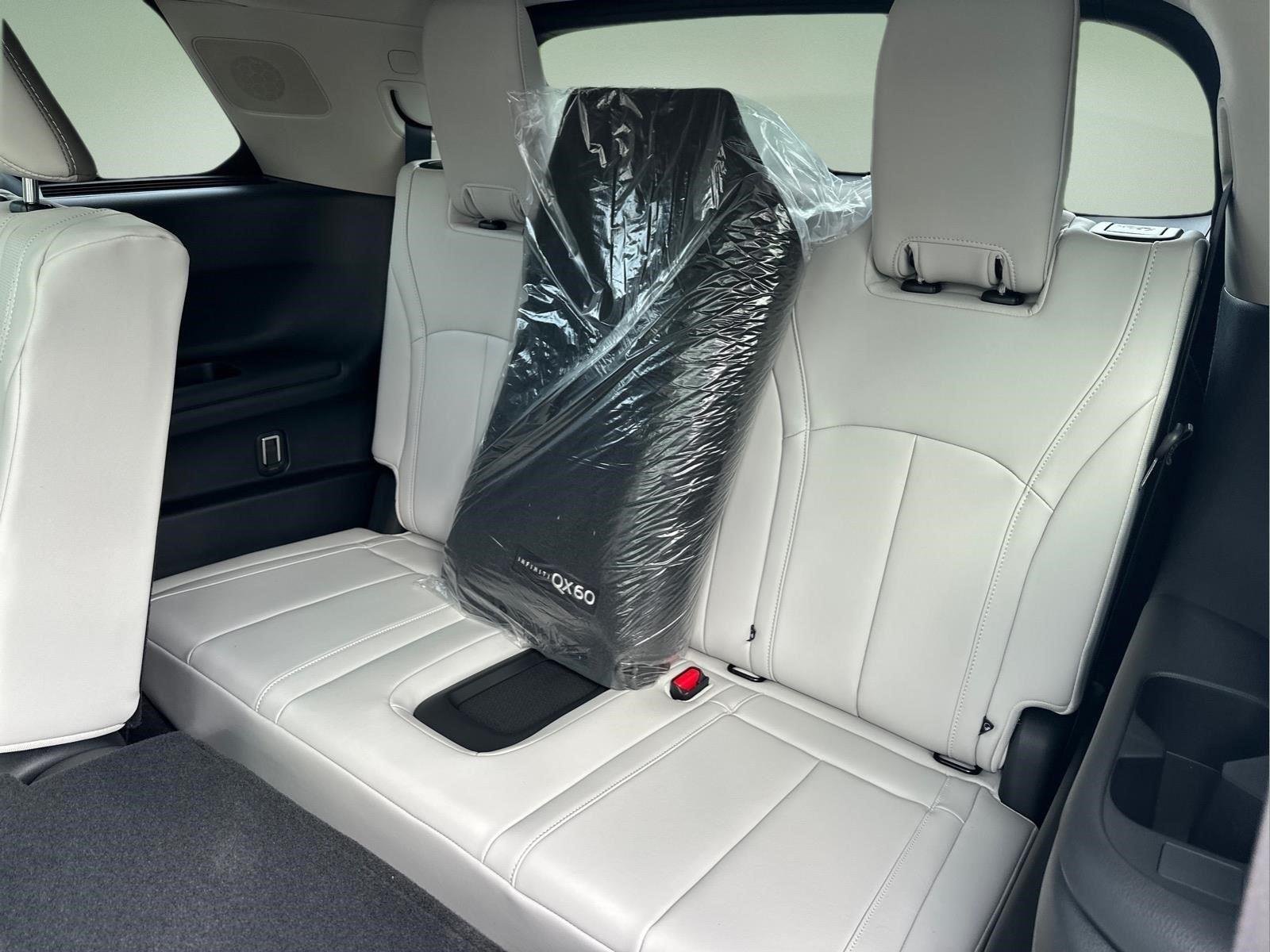 New 2027 GRAPHITE SHADOW INFINITI Luxe FWD image 18