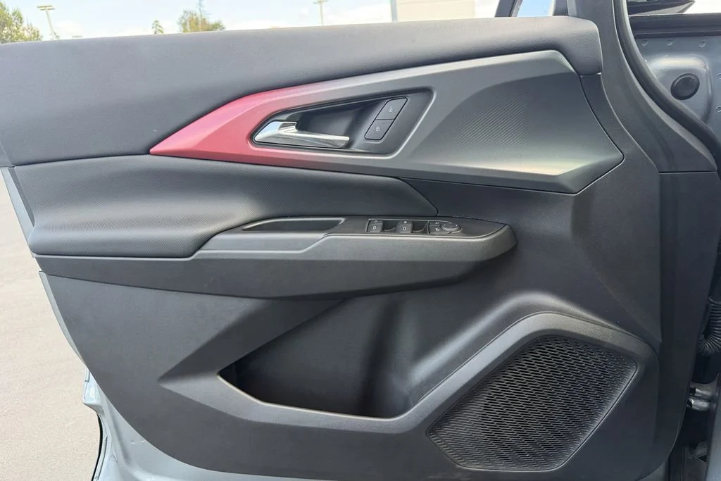 2025 Chevrolet Equinox EV RS - Photo 12