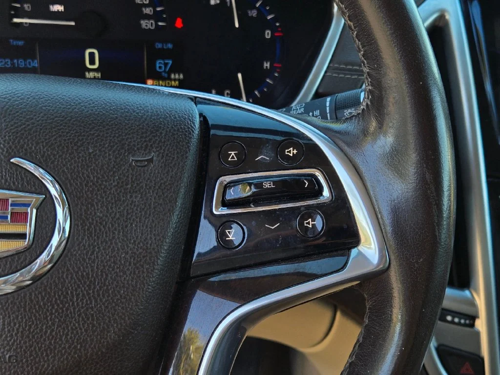 Used 2016 PLATINUM ICE TRICOAT Cadillac Luxury Collection image 26