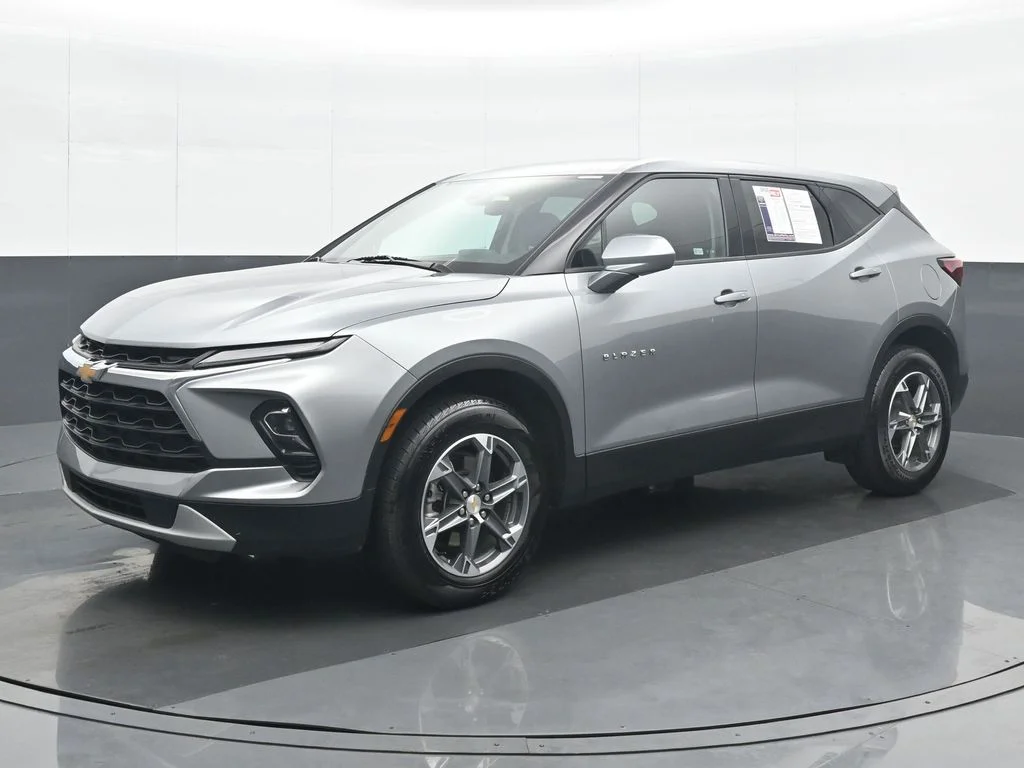 Used 2025 Gray Chevrolet LT image 2