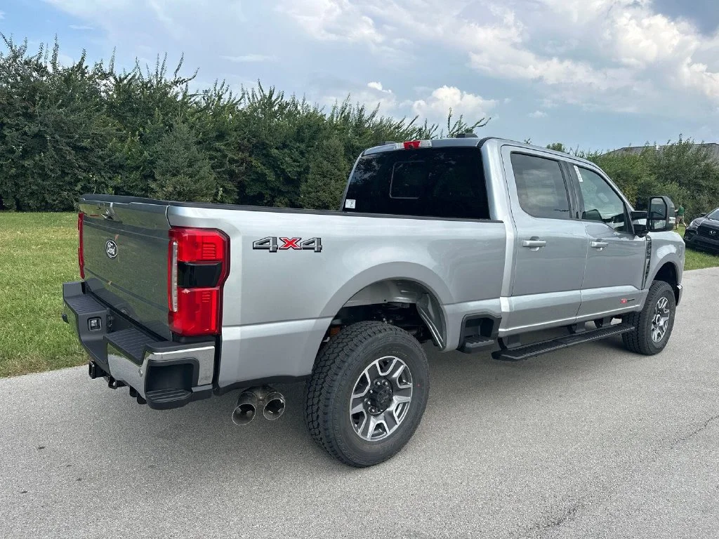 New 2027 Silver Ford Lariat image 15